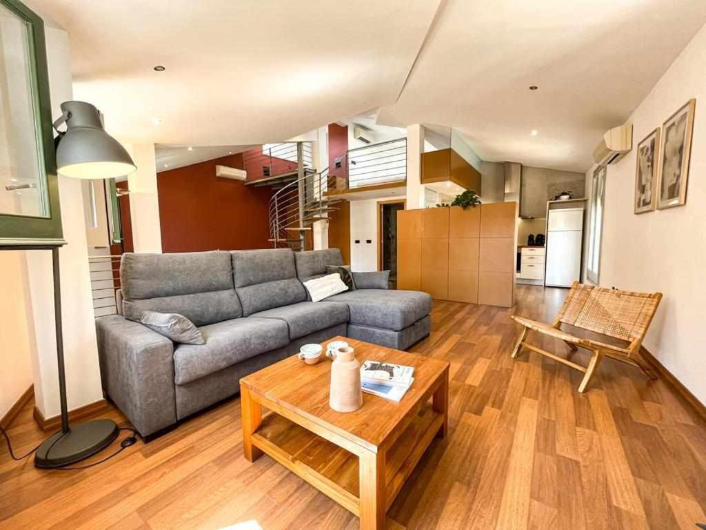 Апартаменты Loft Cort Reial Atico In The Heart Of The Old Town Жирона Экстерьер фото